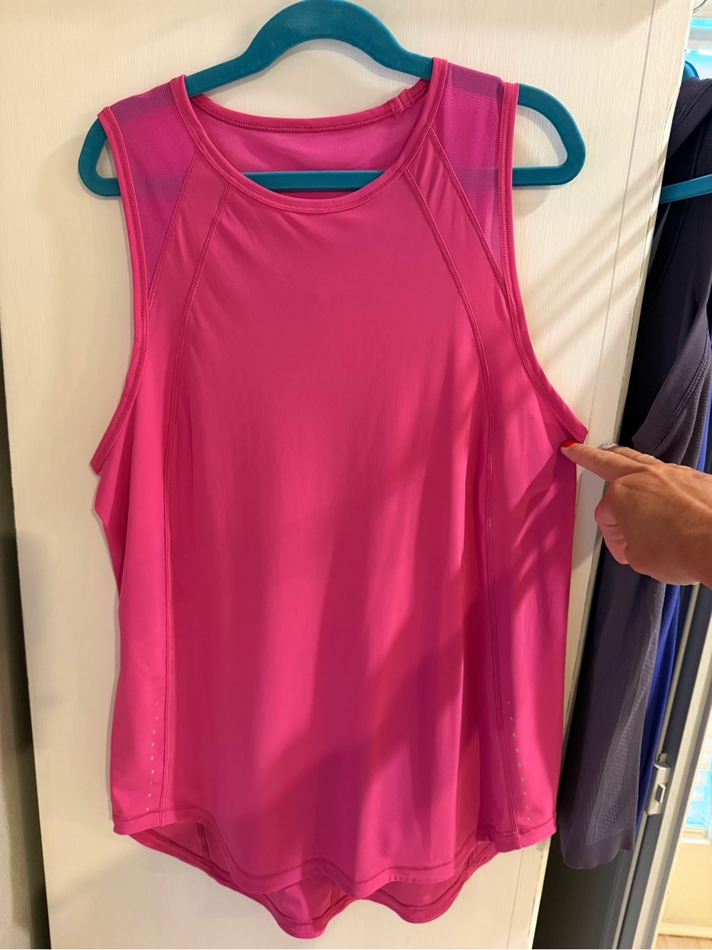 Lululemon hot pink tank top! Size 4! Excellent condition!